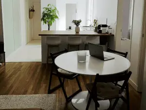 Elegant Light-Filled Apartment for Events & Productions in Nantes