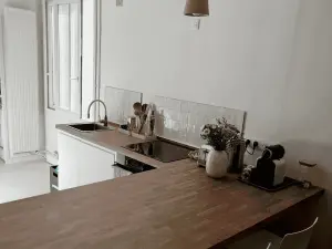 Elegant Light-Filled Apartment for Events & Productions in Nantes