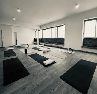 Beautiful Light-Filled Space for Group Classes & Meetings in Cannes