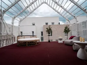 Triplex Bali Chic Venue with Rooftop Near Paris