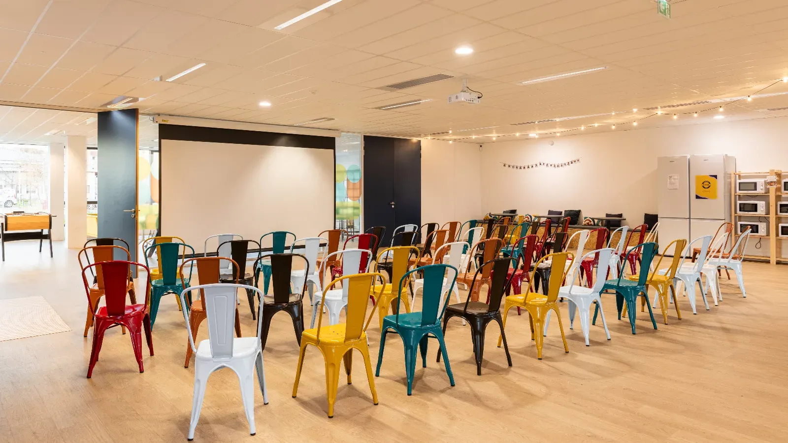Modern Event Space in Villeurbanne Training Rooms & Seminar Venue