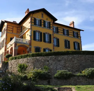 Le Château: 350-Hectare Estate for Shootings, Seminars and Events