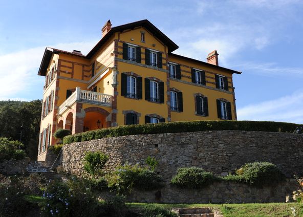 Le Château: 350-Hectare Estate for Shootings, Seminars and Events