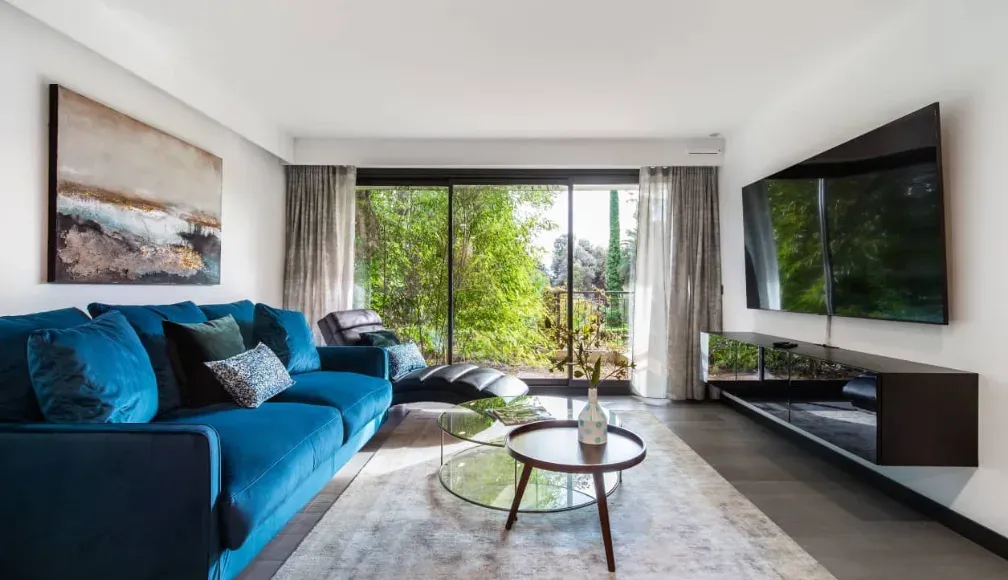 Luxury Villa Apartment with Sea View Terrace in Cannes