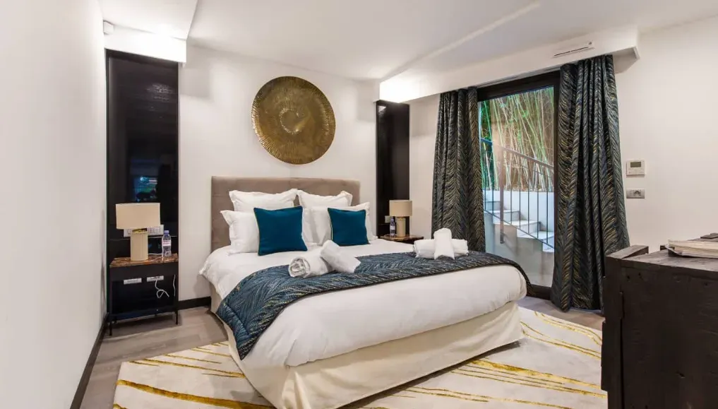 Luxury Villa Apartment with Sea View Terrace in Cannes