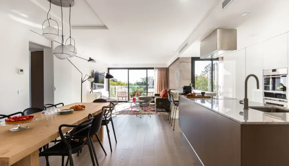 Luxury 132 sqm Apartment with Sea View in Cannes
