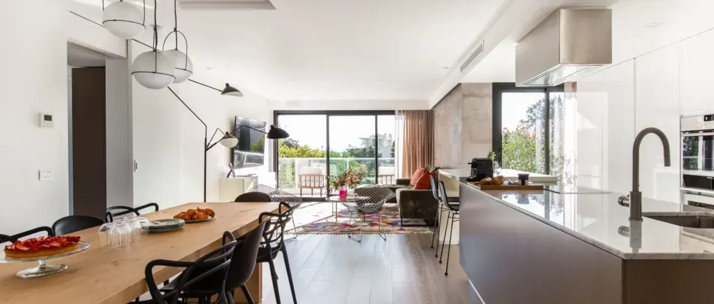 Luxury 132 sqm Apartment with Sea View in Cannes