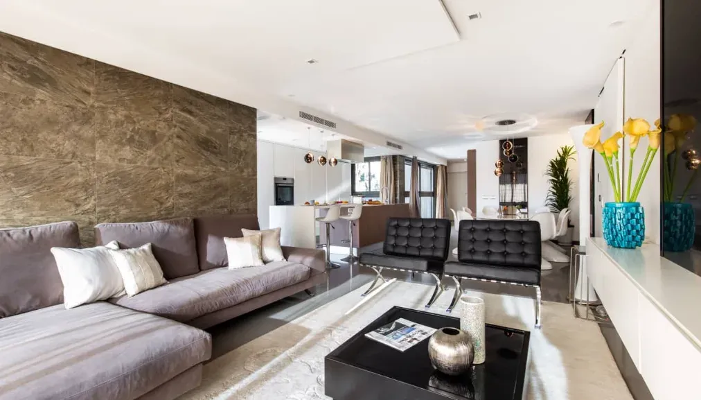 Luxury 3-Bedroom Apartment with Sea View in Cannes