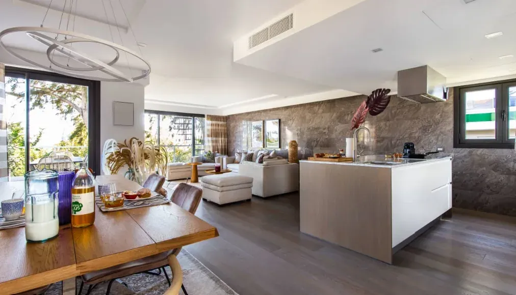 Luxury 2-Bedroom Apartment with Sea View in Cannes