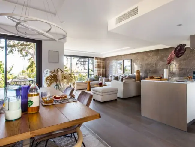 Luxury 2-Bedroom Apartment with Sea View in Cannes