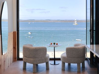 Sub-Committee Room for 8-10 People in Arcachon