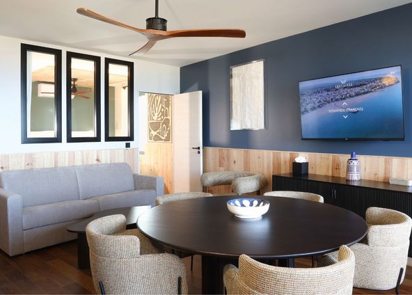 Sub-Committee Room for 8-10 People in Arcachon