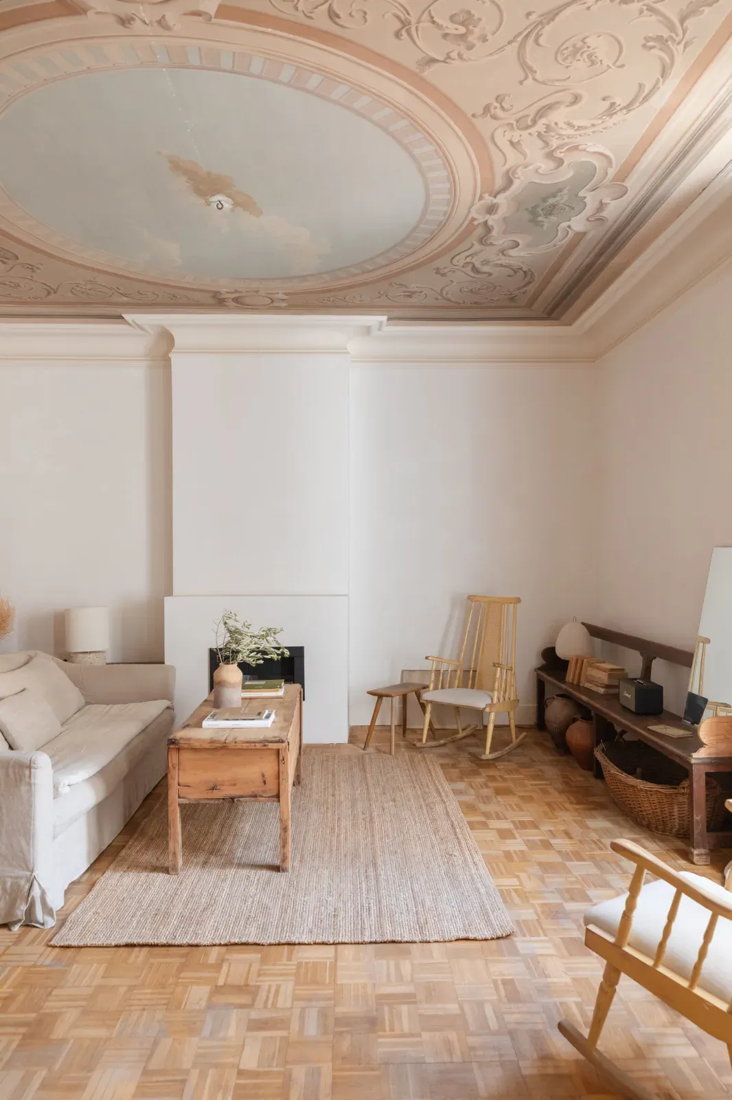 Atypical Gallery with Mediterranean Craftsmanship in Béziers