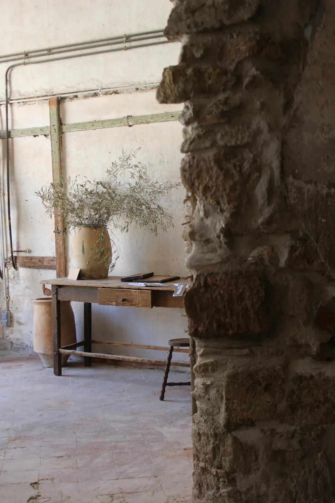 Atypical Gallery with Mediterranean Craftsmanship in Béziers