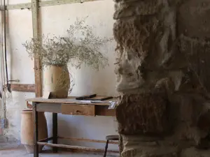 Atypical Gallery with Mediterranean Craftsmanship in Béziers