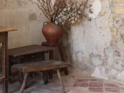 Atypical Gallery with Mediterranean Craftsmanship in Béziers