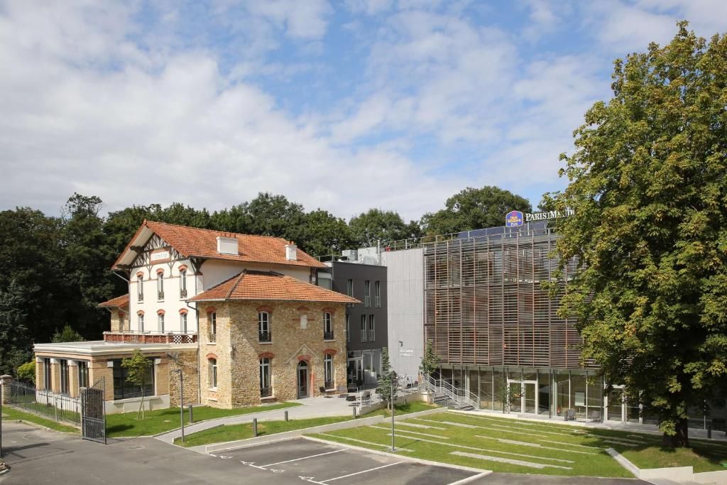 Charming Forest 4-star Hotel for Events & Seminars Near Paris