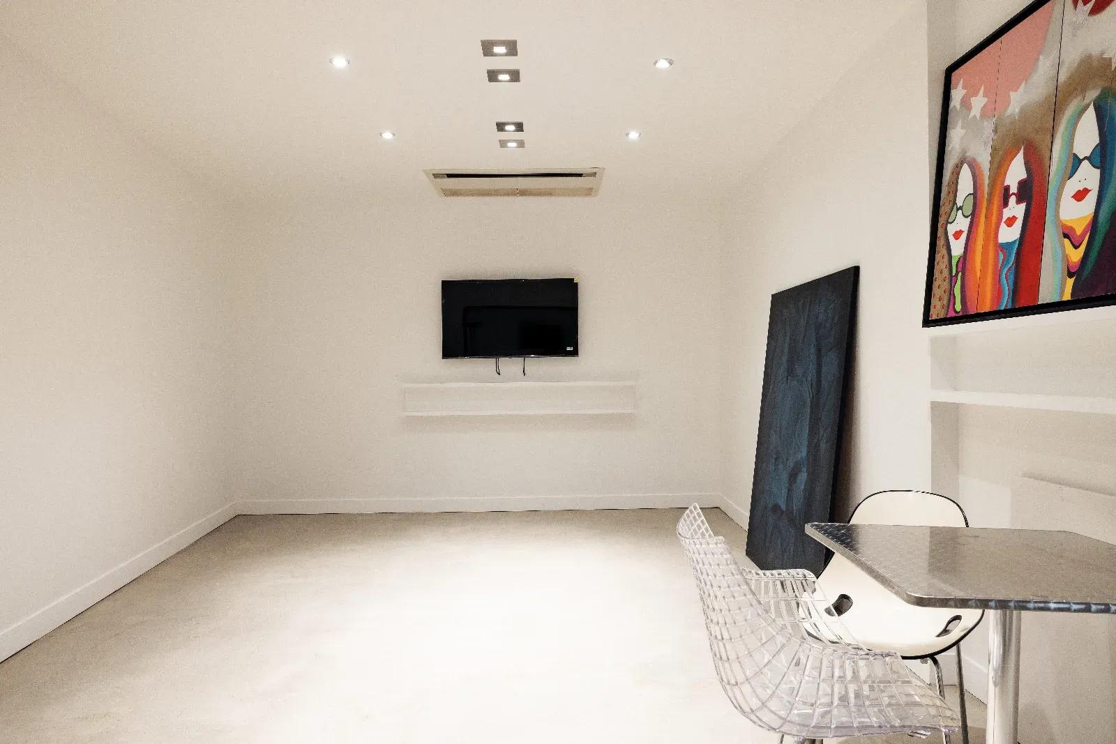 Paris Showroom for Photo Shoots & Events