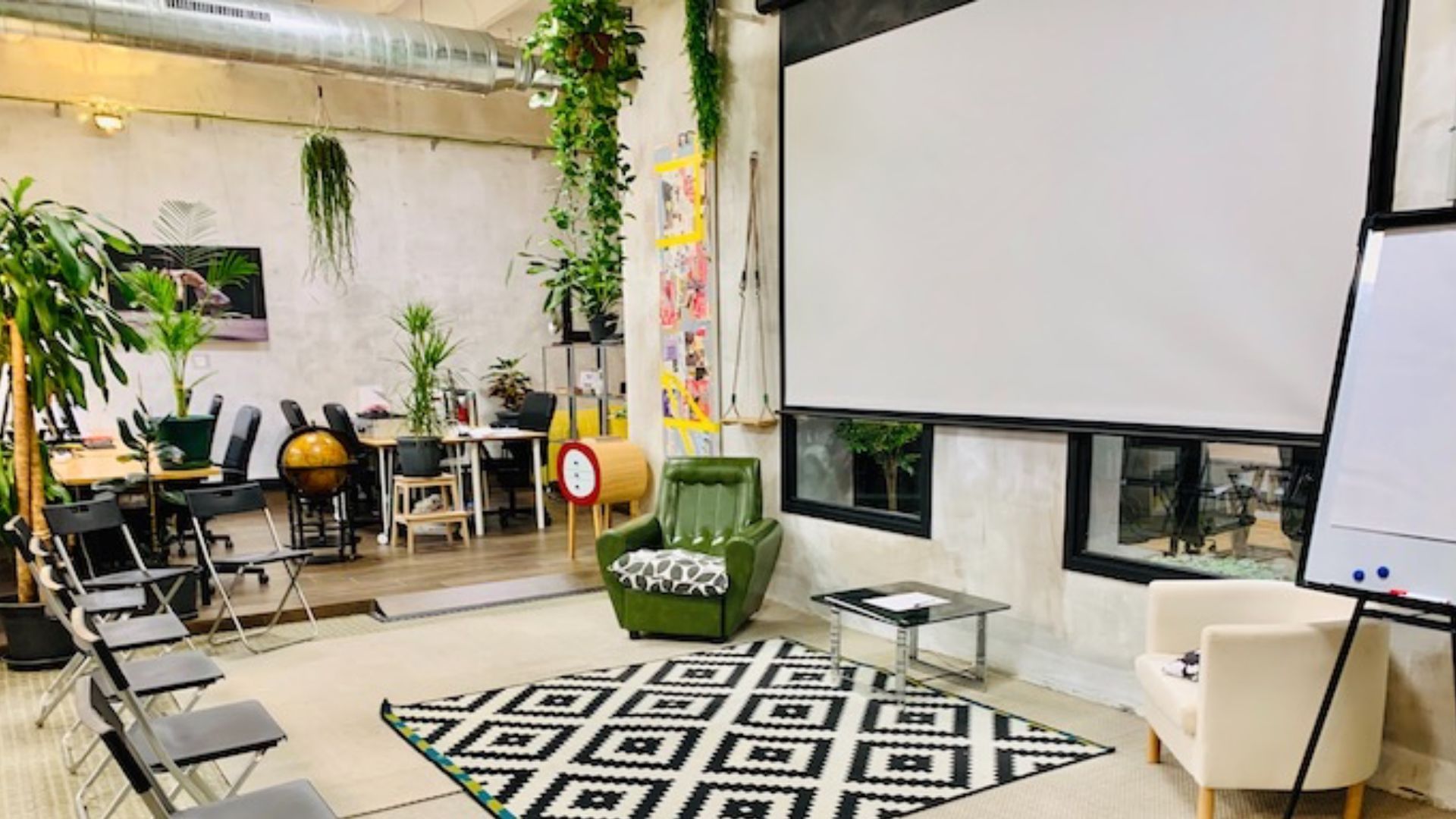 Versatile Event Space in Barcelona for Meetings, Workshops & Productions
