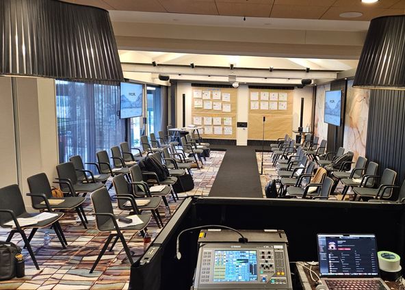 120 m² Daylight Meeting Room Mountain Views in Annecy