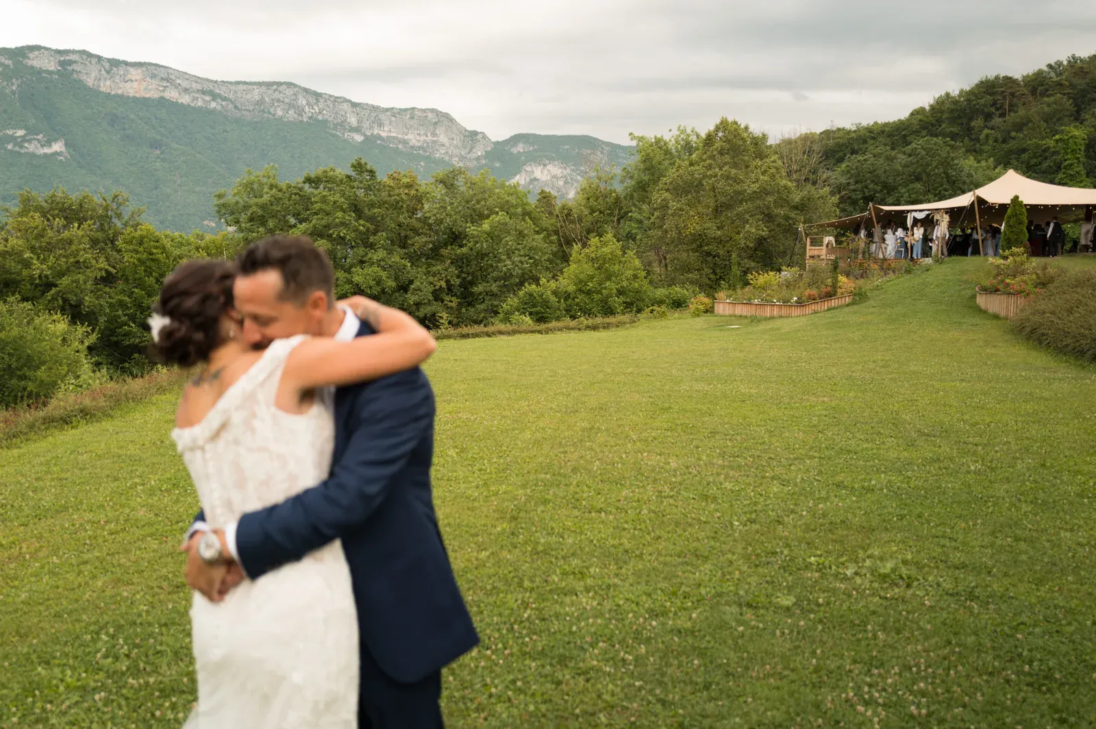Lieu Privé au Bord du Lac d'Annecy avec Vue Montagne