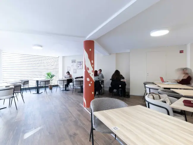 Hybrid Café & Coworking Space in Toulouse for Professional Events