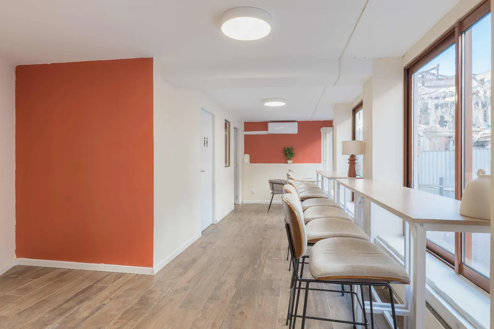 Hybrid Café & Coworking Space in Toulouse for Professional Events