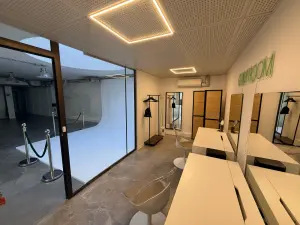 Professional Soundproof Studio for Video & Photo Shoots in Boulogne-Billancourt