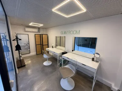 Professional Soundproof Studio for Video & Photo Shoots in Boulogne-Billancourt