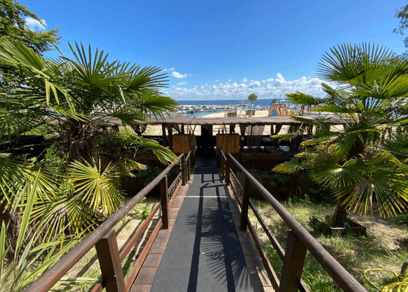 Lakeside Restaurant Venue for Events in Biscarrosse