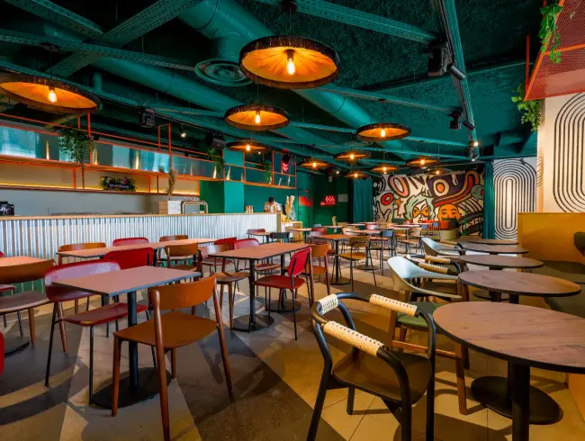 180m² d'espace événementiel à Labège Décor funky et équipement complet