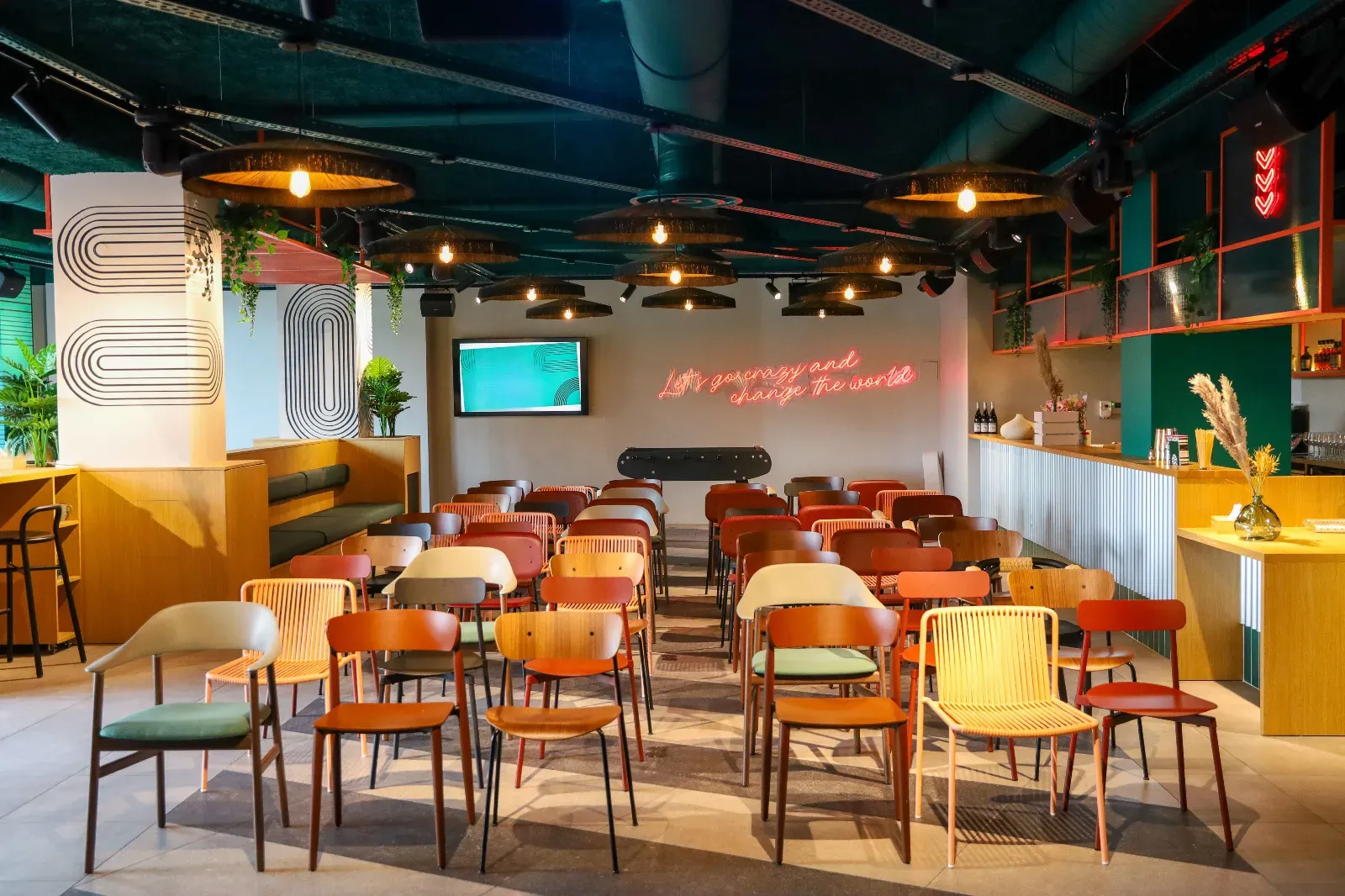 180m² d'espace événementiel à Labège Décor funky et équipement complet