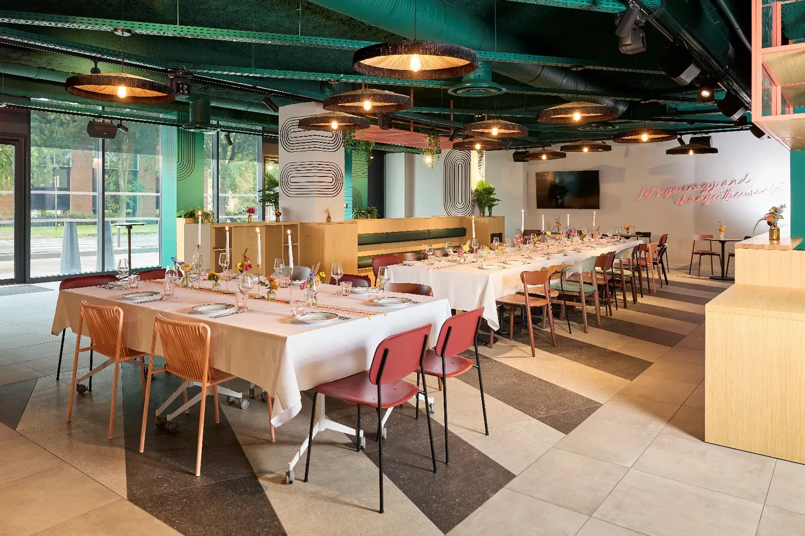 180m² d'espace événementiel à Labège Décor funky et équipement complet