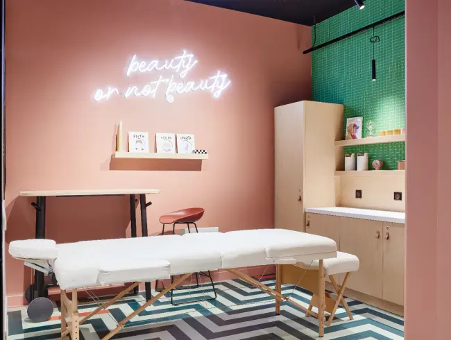 Beauty Salon Rental for Wellness Professionals in the Countryside