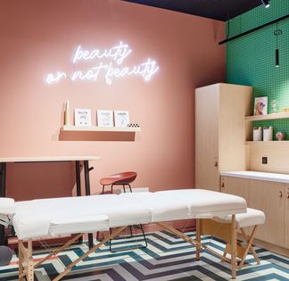 Beauty Salon Rental for Wellness Professionals in the Countryside