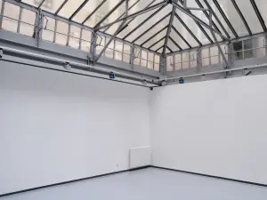 Studio lumineux du Marais avec verrière pour événements à Paris