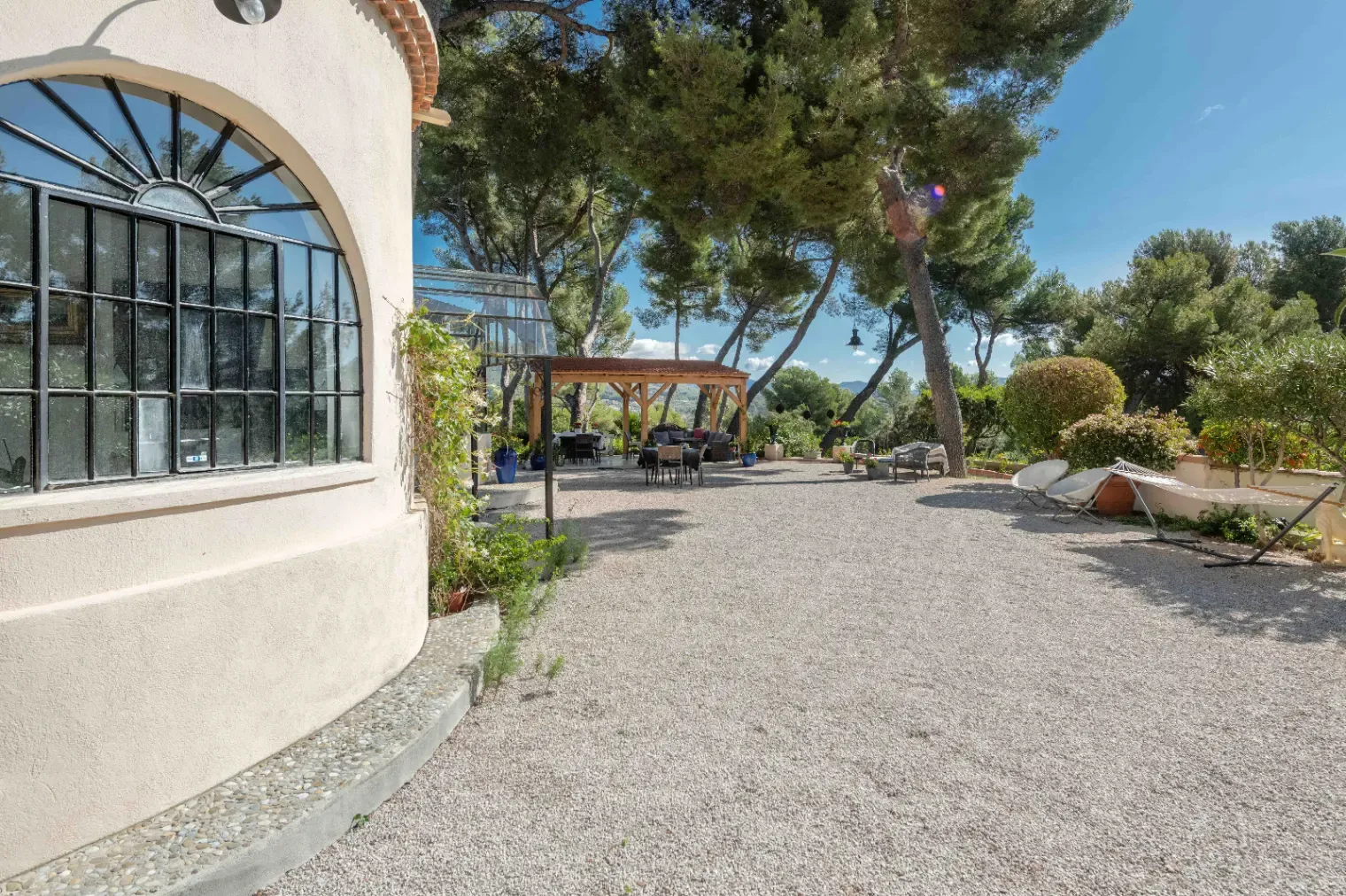 Elegant Family Home in Marseille for Events & Productions
