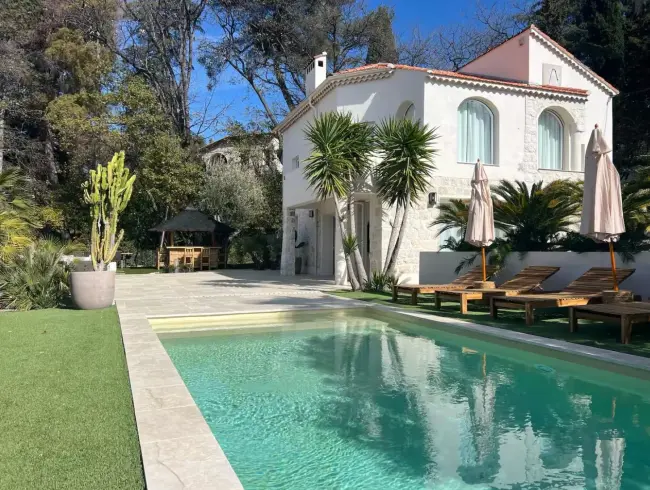 Villa avec Piscine Chauffée & Jardin Méditerranéen à Cagnes-sur-Mer