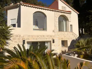 Villa avec Piscine Chauffée & Jardin Méditerranéen à Cagnes-sur-Mer
