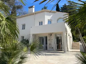 Villa avec Piscine Chauffée & Jardin Méditerranéen à Cagnes-sur-Mer