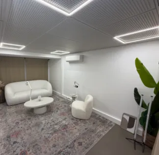 Fully-Equipped Podcast Studio in Boulogne-Billancourt