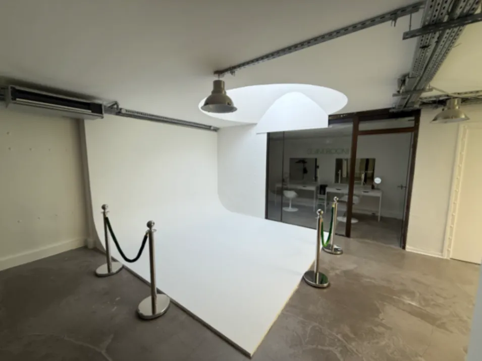 Fully-Equipped Podcast Studio in Boulogne-Billancourt