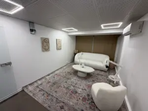 Fully-Equipped Podcast Studio in Boulogne-Billancourt