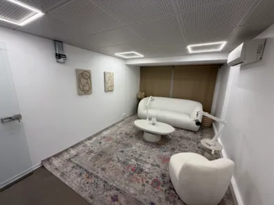 Fully-Equipped Podcast Studio in Boulogne-Billancourt