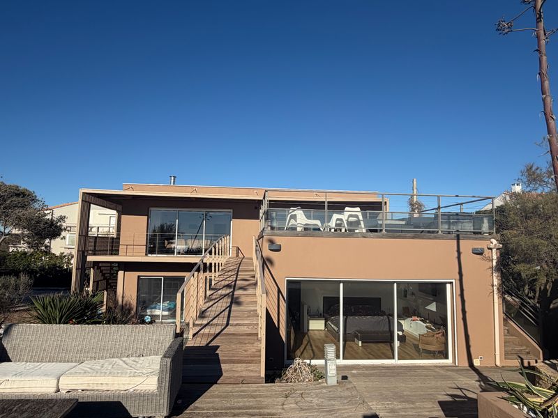 Seafront House in Frontignan | Modern Venue for Events