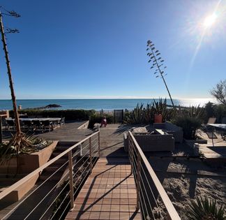 Seafront Garden Venue with Breathtaking Views in Frontignan