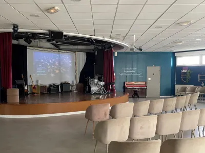 Marseille Auditorium: Flexible Event Space with Outdoor Area