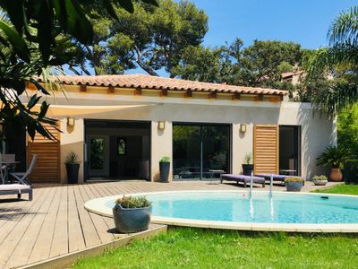 Architect-designed villa on the Giens peninsula