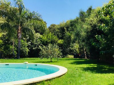 Architect-designed villa on the Giens peninsula