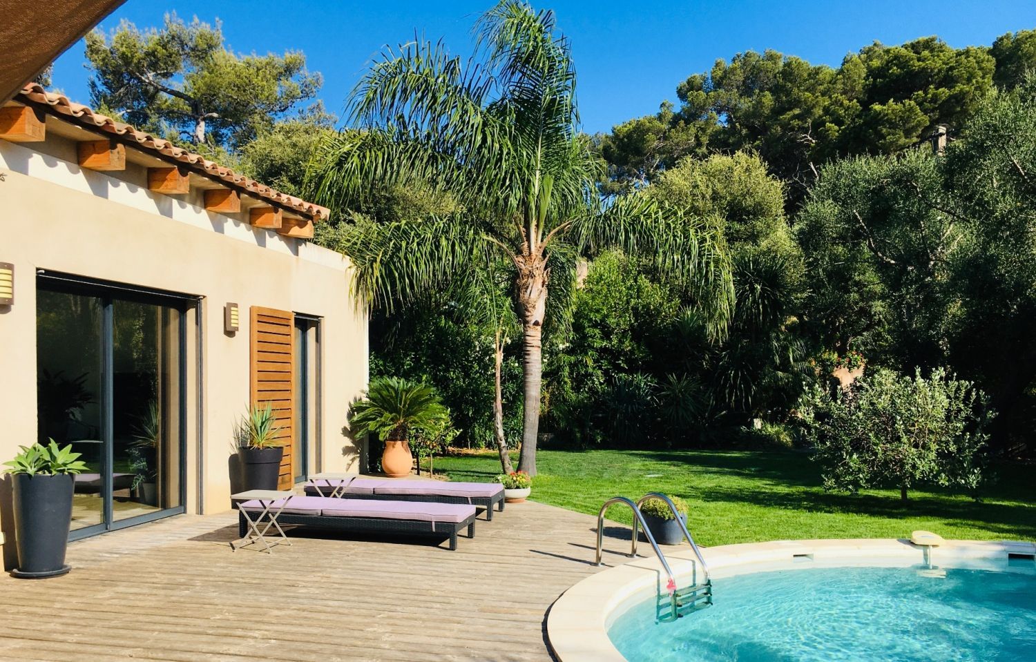 Architect-designed villa on the Giens peninsula